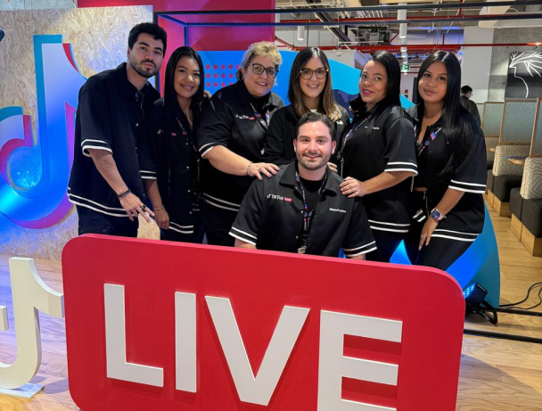 nuestro equipo de managers nuestro equipo de managers